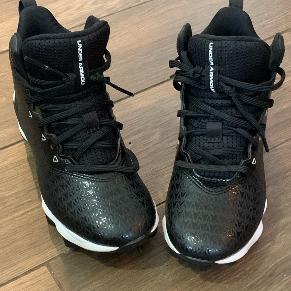 Youth 3.5 Football Cleats in 🌱 mint condition - Picture 7 of 7